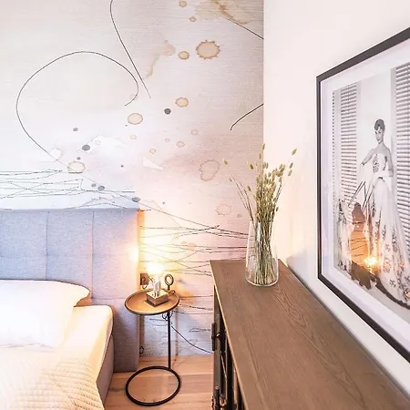 Traunkai Apartment
