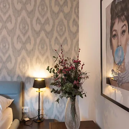 Traunkai Apartment
