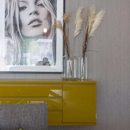 Traunkai Apartment *