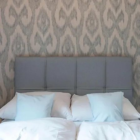 Traunkai - Your Austrian * باد اسشي